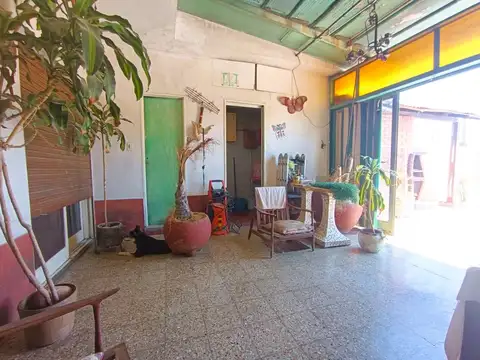 PH convertible a oficina de 4 ambientes en planta alta en zona comercial