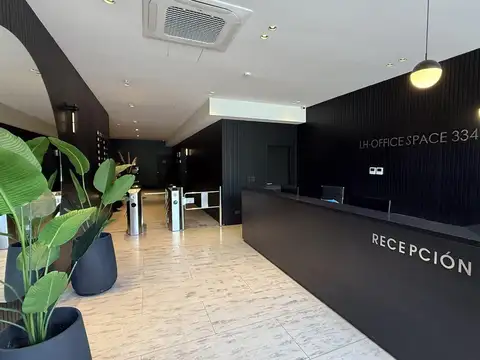 Oficina en Alquiler con 2 cocheras