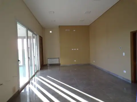 Casa en Venta en Rodeo Del Medio, USD 190.000