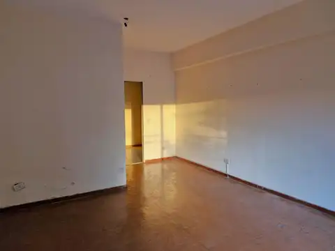 Oficina fte a Estación Tortuguitas