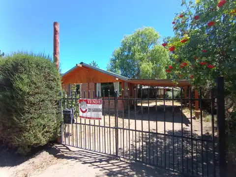 Casa con amplio lote en Dina Huapi