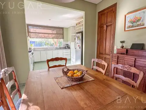 Casa en Venta con 6 cocheras