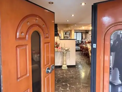 Casa 7 ambientes con 5 baños