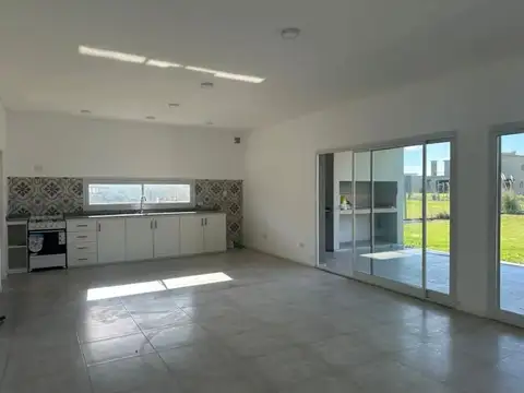 Casa en venta en San Sebastián Area 9 --