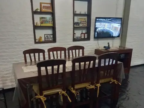 Hermosa casa, cómoda y funcional, apto crédito bancario, Castelar Sur.