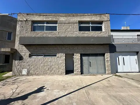 Venta casa 3 dormitorios con pileta General Lagos