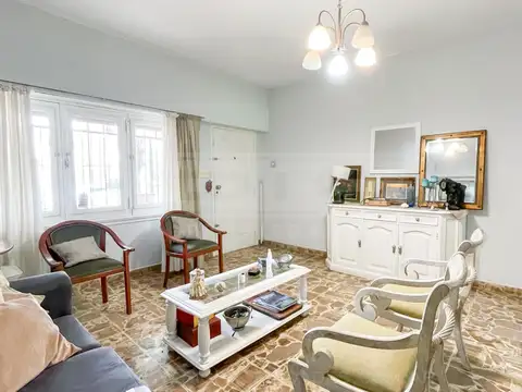 Casa 7 ambientes con 3 baños