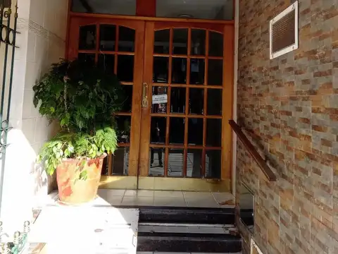 Departamento en venta - 2 Dormitorios 1 Baño - 70Mts2 - Liniers