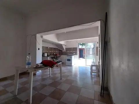 CASA DE 4 AMBIENTES A TERMINAR  CASTELAR NORTE