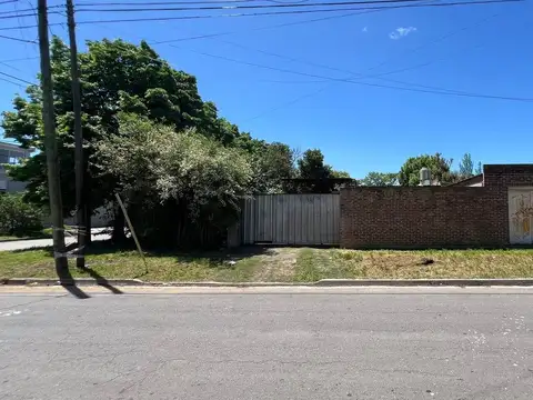 CASA EN VENTA MONTE GRANDE 4 AMBIENTES ESQUINA