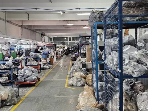 SE ALQUILA GALPON 750 M2 EN VILLA MADERO