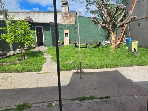 Casa 2 ambientes con 1 baño