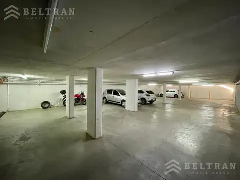 Cómoda cochera. 1º subsuelo. Rampa mecánica. Portón automático.