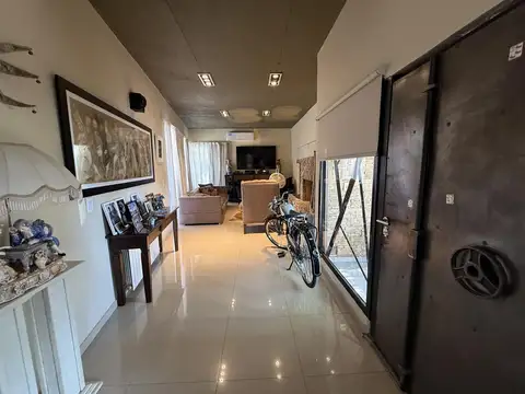 Av. República de China al 3000 - Jardín Inglés