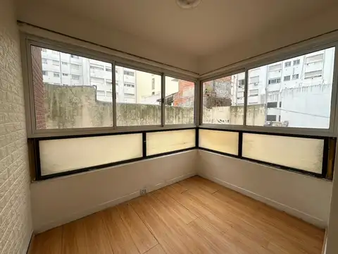 Cordoba  al 2000 2 Piso