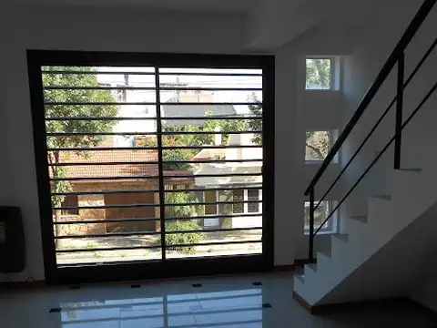 Avelino Díaz 1000, Piso 1