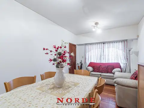 Depto Tipo Casa 4 ambientes con 2 baños