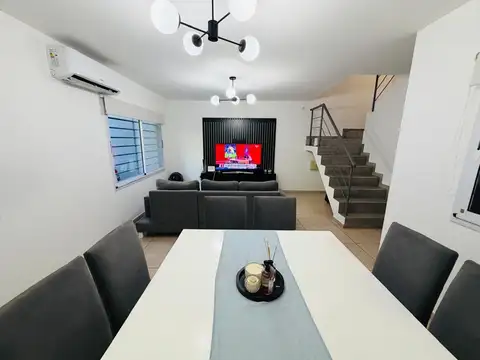 Depto Tipo Casa en Venta con 2 cocheras