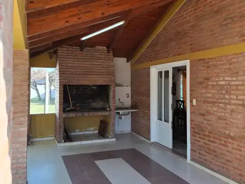 VENTA DE 2 CABAÑAS AMOBLADAS CON PILETA EN CAYASTA