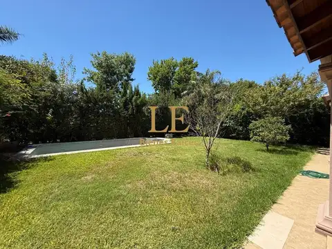 Casa 5 ambientes con 3 baños