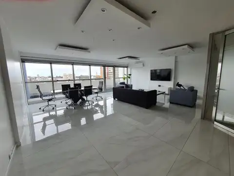 LIBERATEUR Alquiler Oficina 145m2  Cochera Piso alto Libertador y Sucre Belgrano