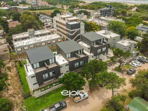 Rivadavia AL 100, entre Azopardo y Costanera