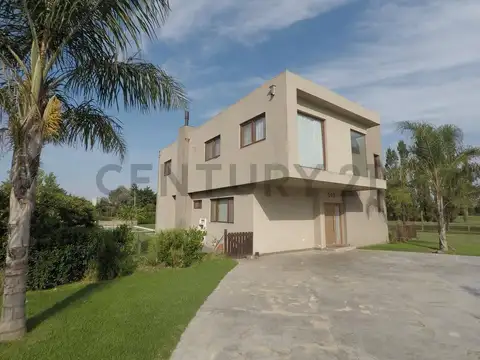 Casa 7 ambientes con 3 baños