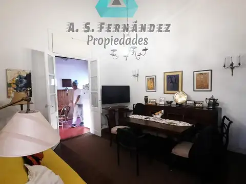 Casa 5 ambientes con 2 baños