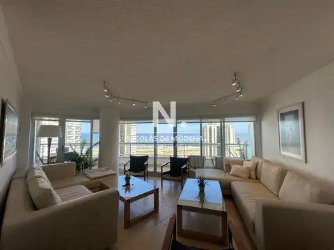 Divino apartamento de 3 dormitorios, alquiler 