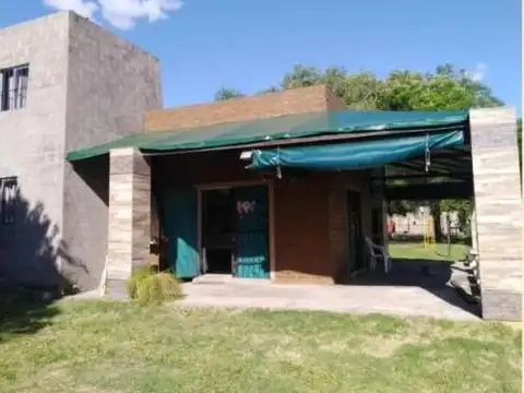 Casa en venta - 1 Dormitorio 1 Baño - Cochera - 1.200Mts2 - Paraná