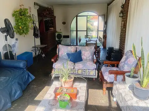 casa en dos plantas,reciclada.Toma departamento en CABA  V.Urquiza o Belgrano R