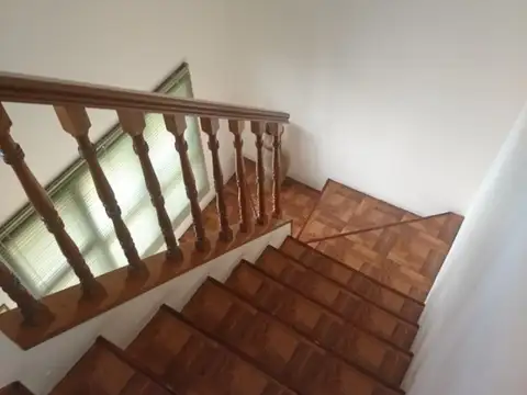 Depto Tipo Casa 3 ambientes con 2 baños