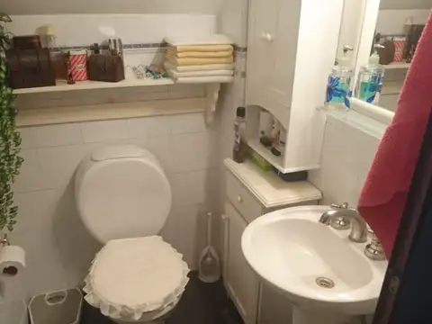 Duplex de 3 Ambientes con Cochera 2 Baños La Mejor Ubicacion de Barrio Naon