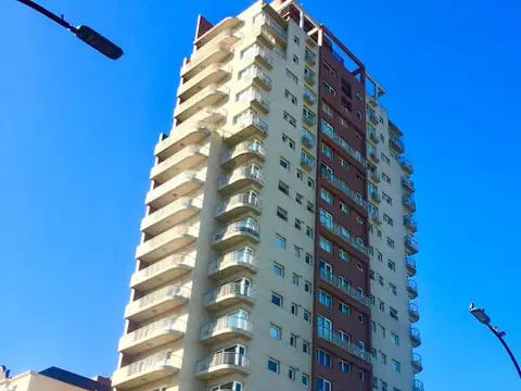 EXCELENTE UNIDAD, EN PLENO CENTRO SAN MIGUEL !