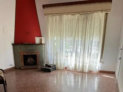 Depto Tipo Casa en Alquiler en Villa Luzuriaga, $ 950.000