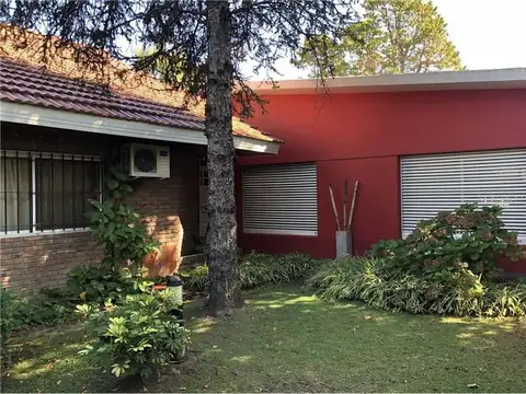 Casa en Venta en Manuel B Gonnet, USD 300.000