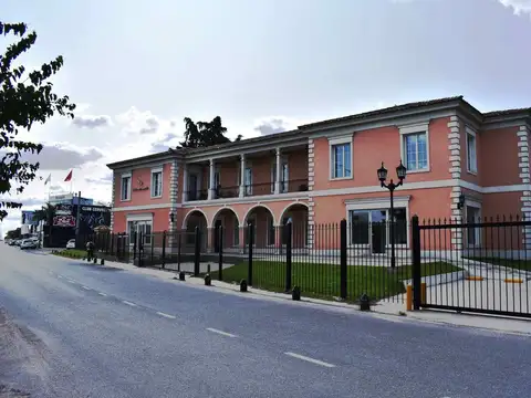 Oficina en Alquiler en Villa Rosa, USD 1.500