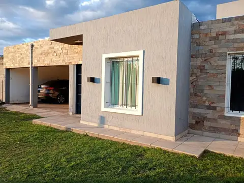 Casa en venta en Las Chacras - Juana Koslay