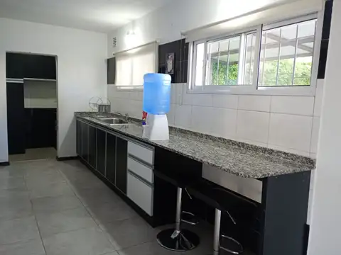 Casa 5 ambientes con 2 baños