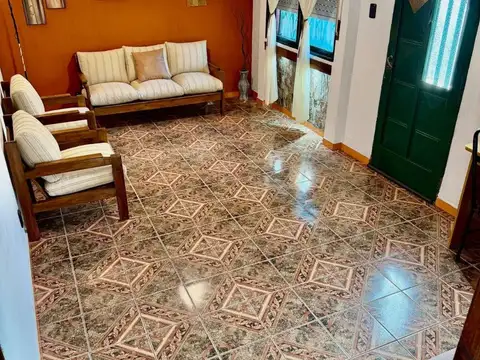 Casa 3 ambientes con 1 baño