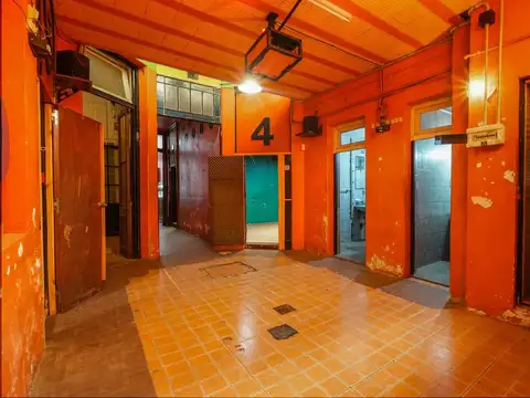 Casa 8 ambientes con 1 baño