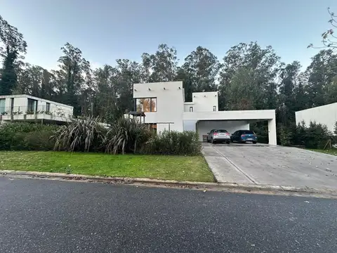 Casa en Alquiler Temporal de 4 dormitorios