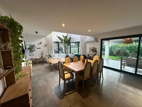 Casa en Alquiler Temporal con 2 cocheras