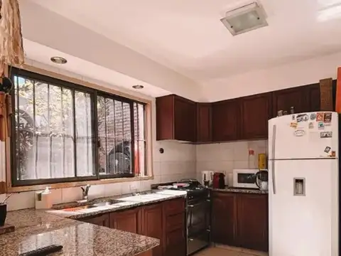 Casa 4 ambientes con 3 baños