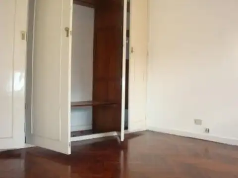 2 AMB AMPLIOS  AL FRENTE OR ESTE 48 MTS A PASOS DE AV RIVADAVIA  ESTACION SUBTE A