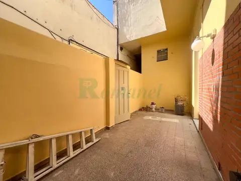 Diaz Velez 5200, Piso PB