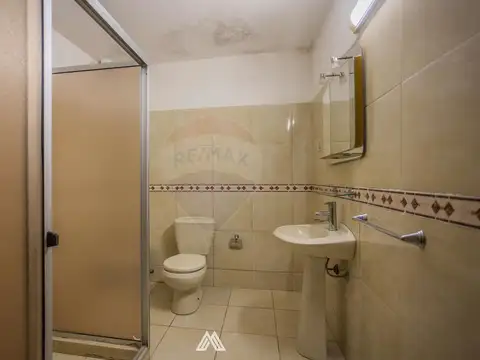 Venta de Casa con Local Comercial en Ituzaingó