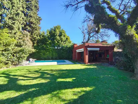 Casa 7 ambientes con 5 baños