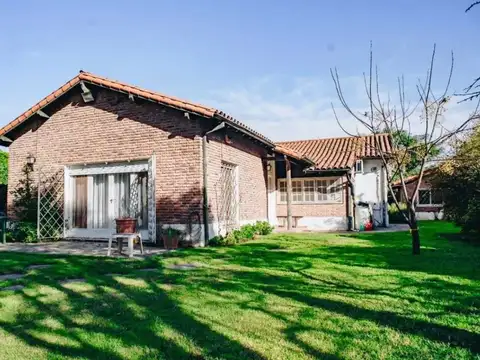 Casa - Venta - Argentina, Hurlingham - Diego de Carvajal 700