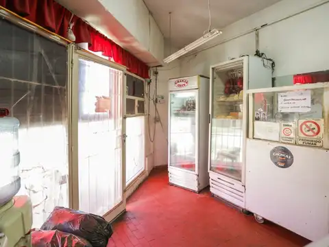 CASA EN VENTA EN GARIN, CON LOCALES Y DEPTOS